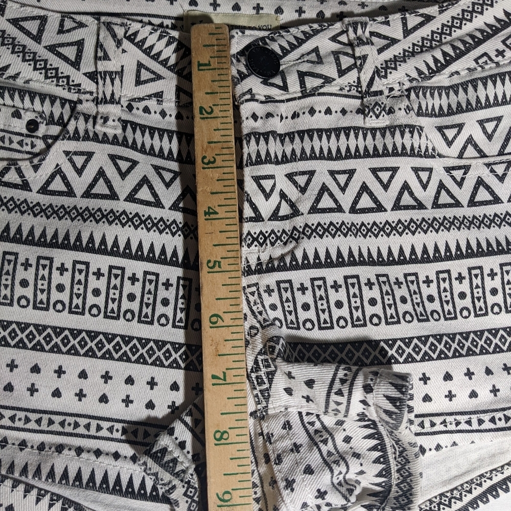 YMI Be True To You 7 Lowrise Bootie Short Black White Aztec Cross Heart Printed - Picture 5 of 11